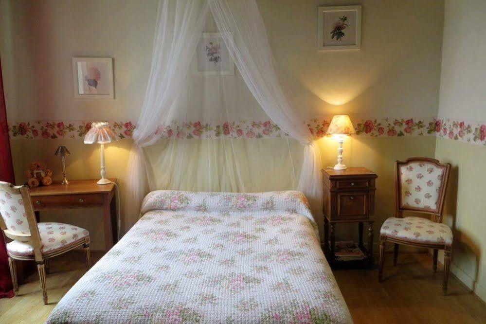 Bed and Breakfast Aux Trois Fontaines Eynesse Exterior foto