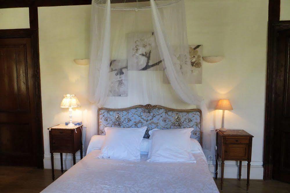 Bed and Breakfast Aux Trois Fontaines Eynesse Exterior foto