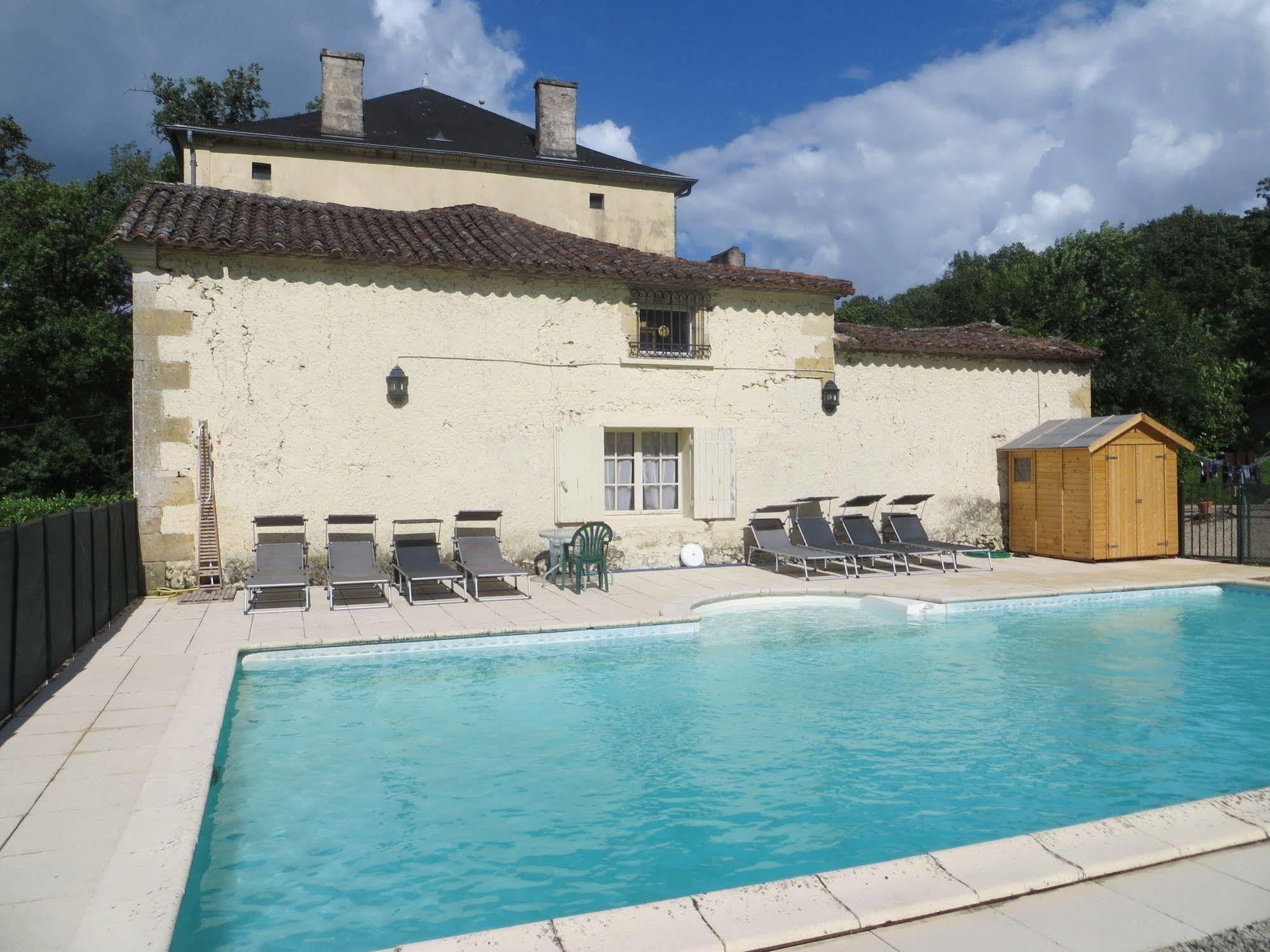 Bed and Breakfast Aux Trois Fontaines Eynesse Exterior foto