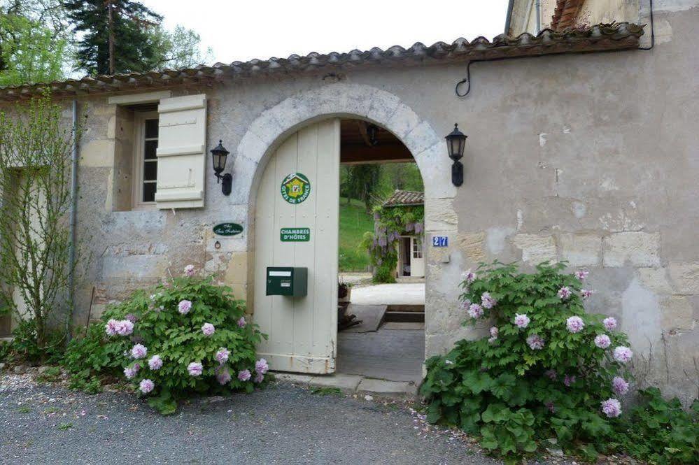 Bed and Breakfast Aux Trois Fontaines Eynesse Exterior foto